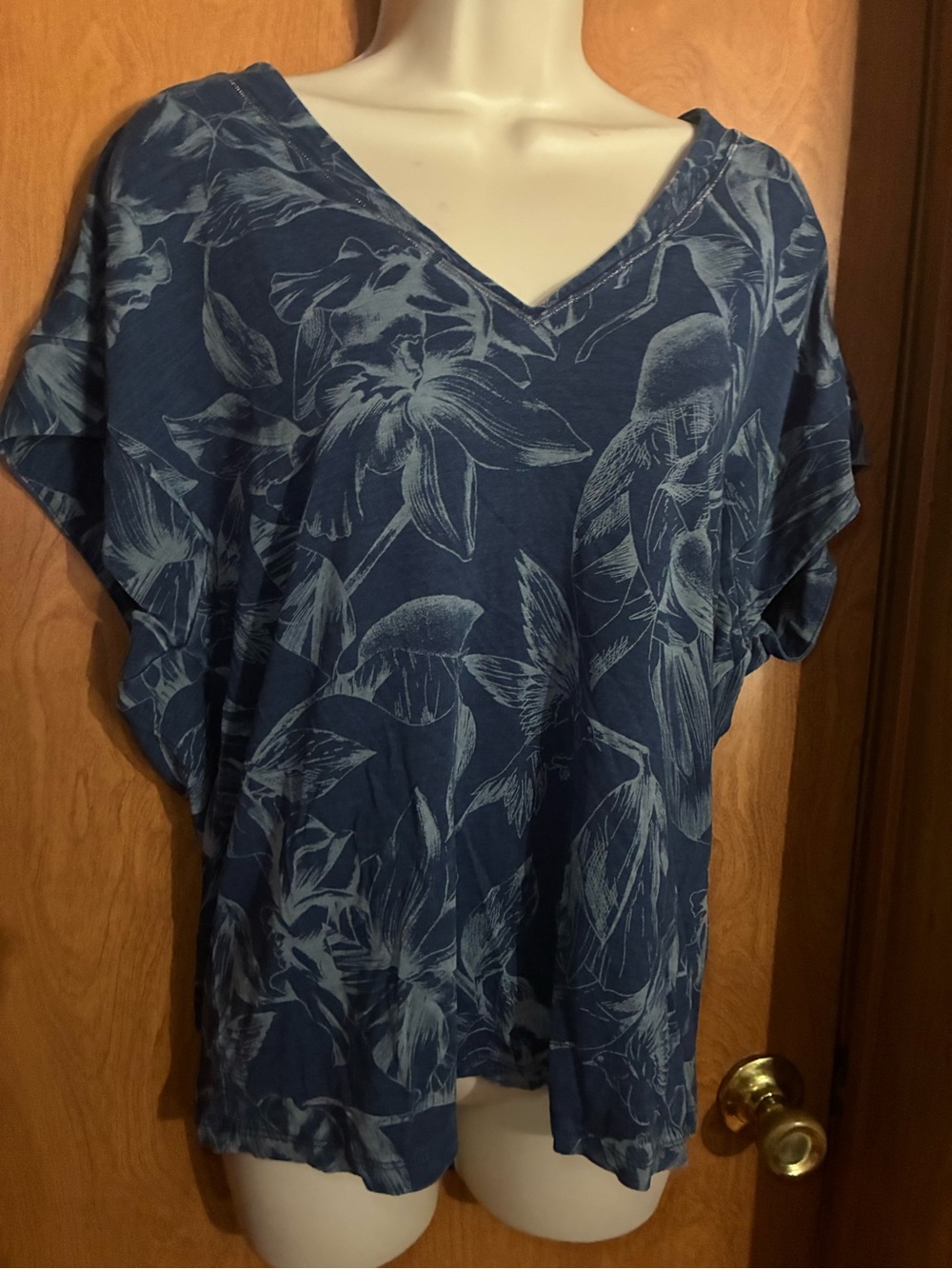 White House Black Market Blue Floral V-Neck Tunic